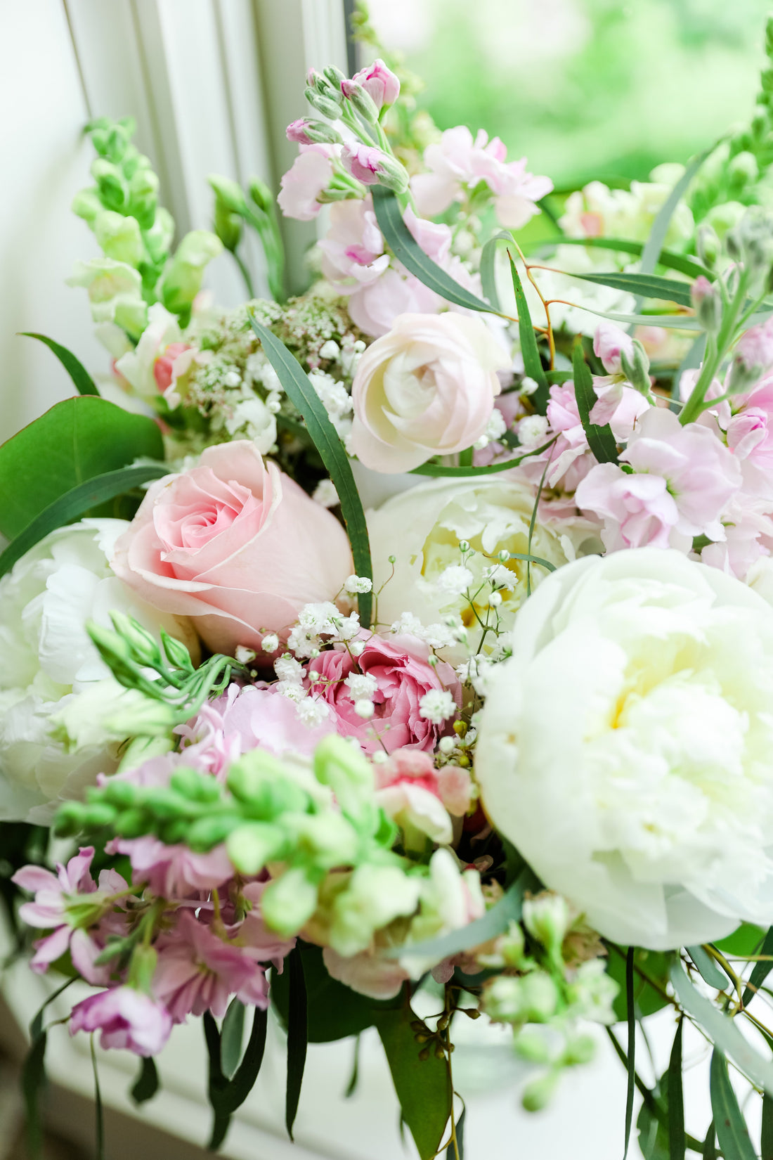 Top 10 Must Have Spring Wedding Flowers